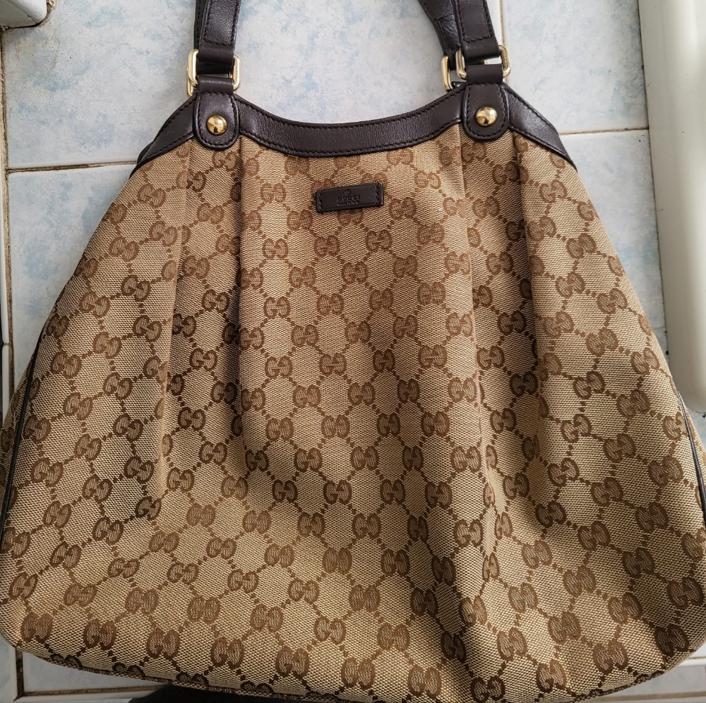 Authentic Pre-loved Gucci tote
